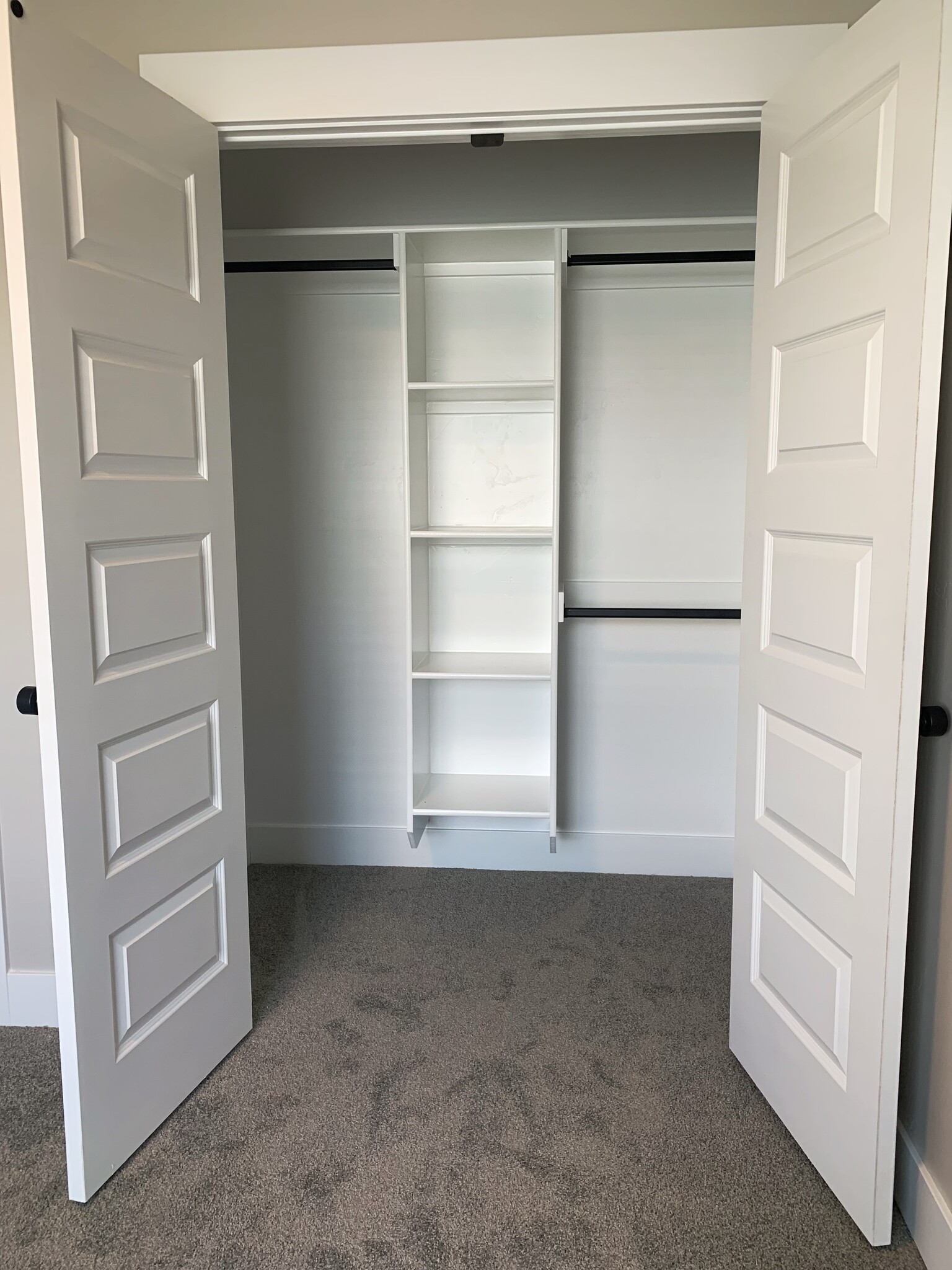 Bedroom closet space - 1399 Pinecrest Trl