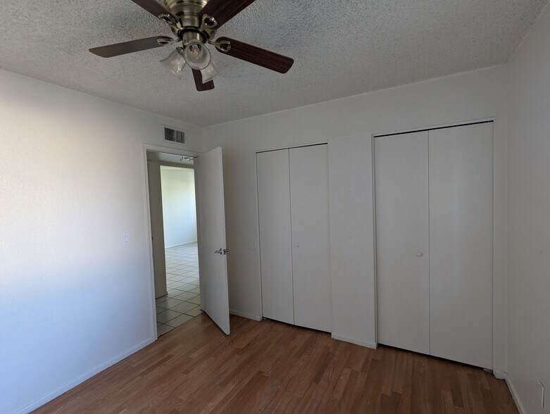 Building Photo - 1420 N Evergreen St