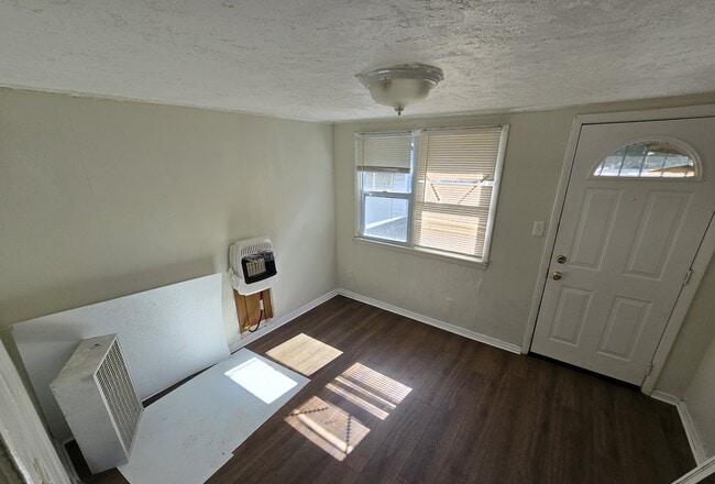 Building Photo - 10312 Nelson Ave