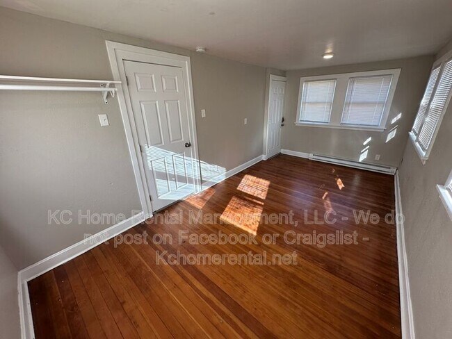 Building Photo - 2947 York St