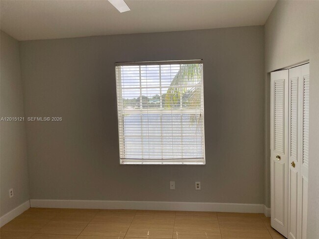 Building Photo - 711 SW 148th Ave