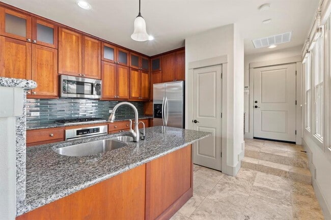 Building Photo - 3810 Ridgelea Dr