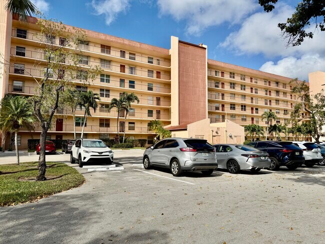 Building Photo - 14671 Bonaire Blvd