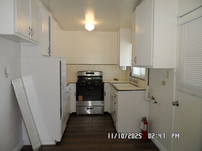 Building Photo - 5004