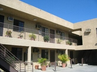 Building Photo - 6260 Vineland Ave