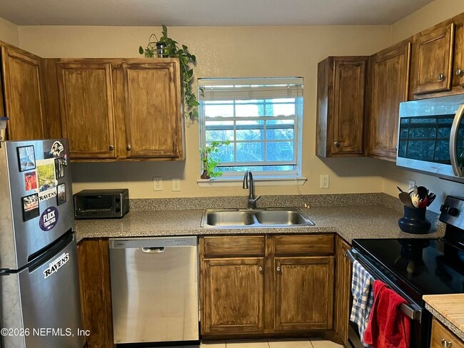 Building Photo - 7800 Point Meadows Dr