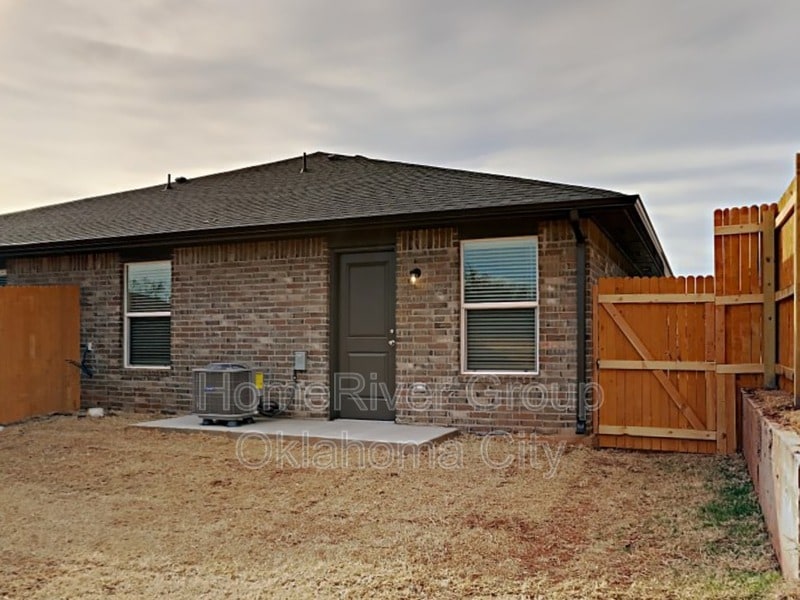 Building Photo - 11200 Breckenridge Ln