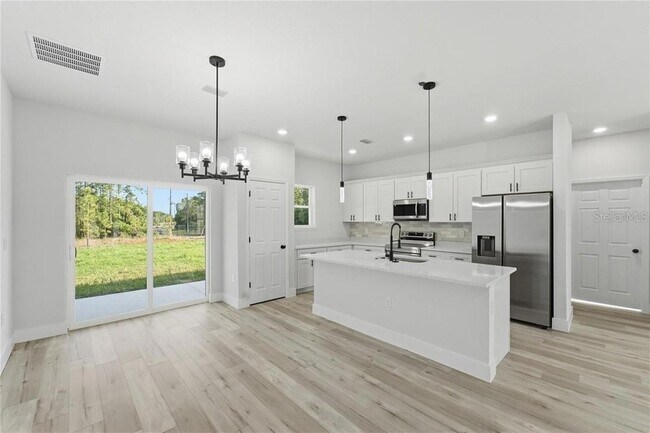 Building Photo - 3286 W Crandon Dr