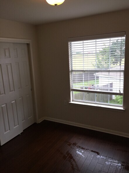 Building Photo - 8129 Lalew Cove