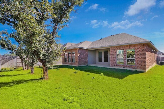 Building Photo - 205 Scenic Hills Cir