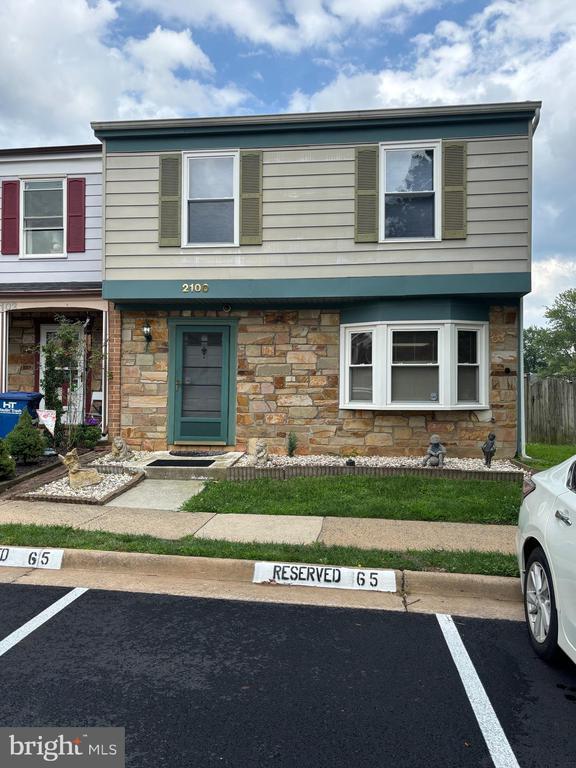 Building Photo - 2100 Mager Dr