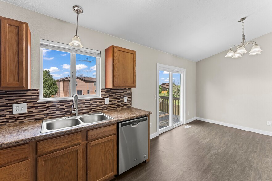 Building Photo - 2155 Woodsong Way