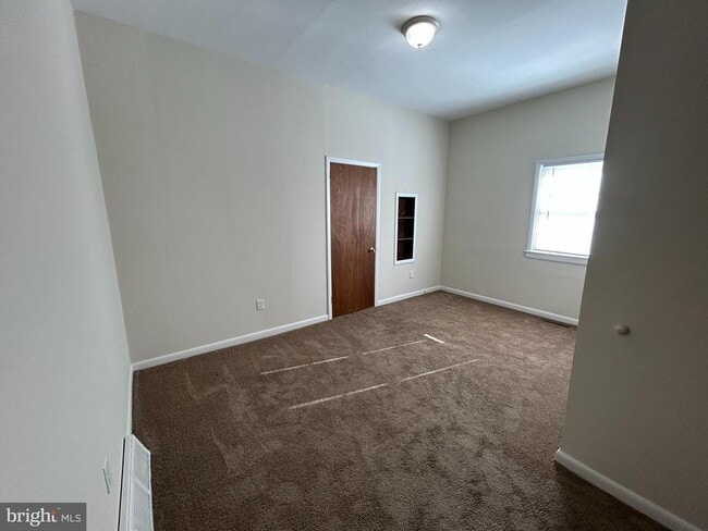 Building Photo - 534 Park Ave