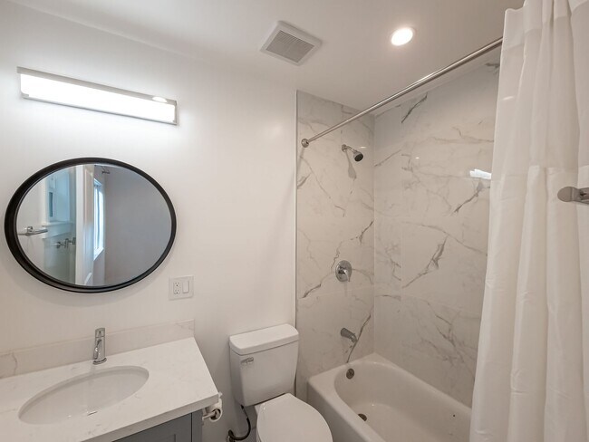 Building Photo - Newly Renovated 4BR Lamanda Park Units!