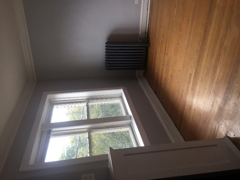 Building Photo - 2349 N Kenneth Ave