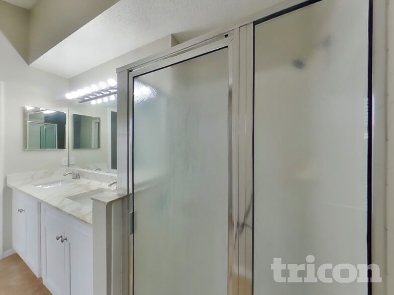 Building Photo - 8931 Southbay Dr