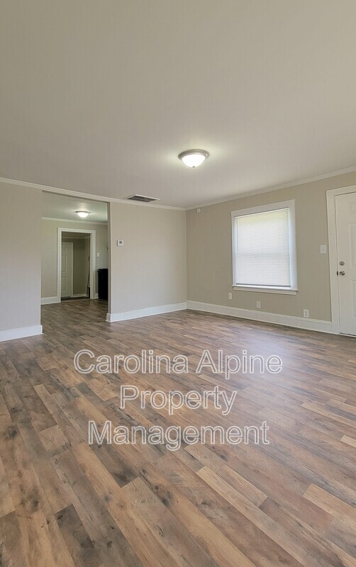 Building Photo - 105 Bingo Ln