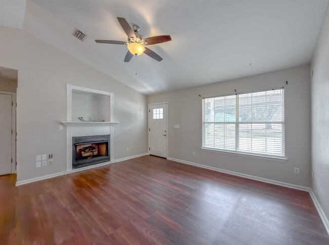 Building Photo - 3122 Pleasant Ct