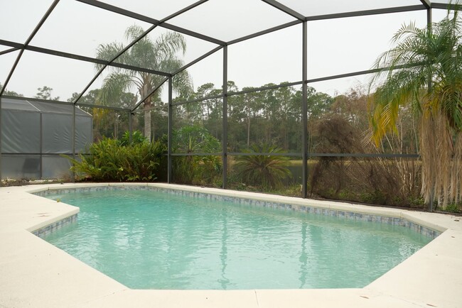 Building Photo - East Orlando Pool Home