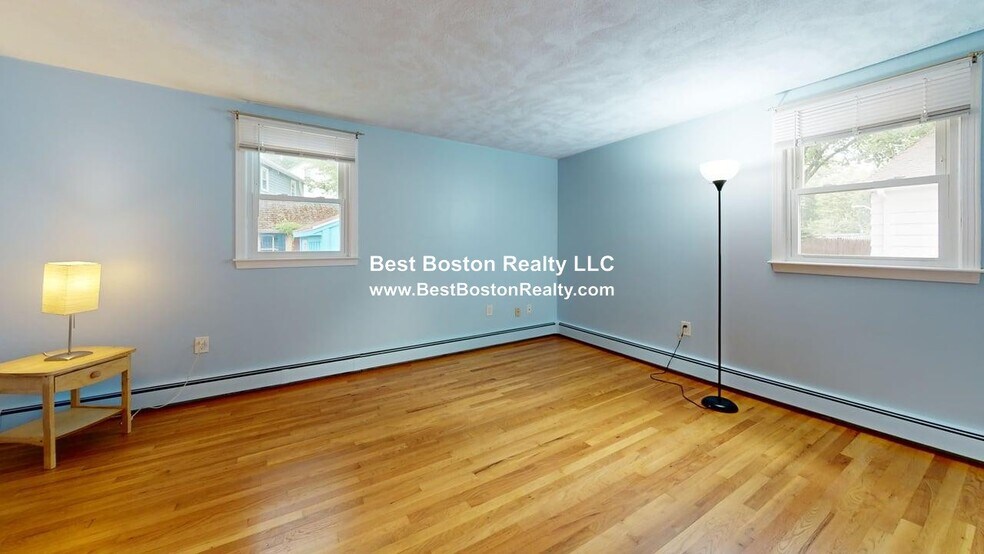 Building Photo - 144 E Border Rd