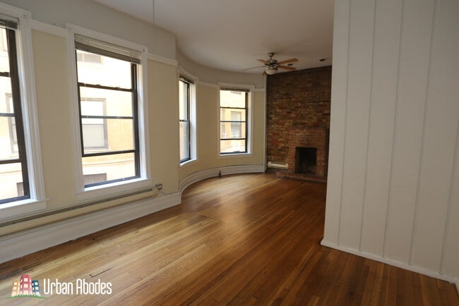 Building Photo - 1220 N Dearborn St