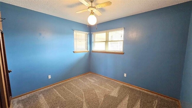 Building Photo - 1008 W Silver Meadow Dr