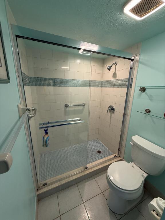 Building Photo - 1540 Riverside Dr