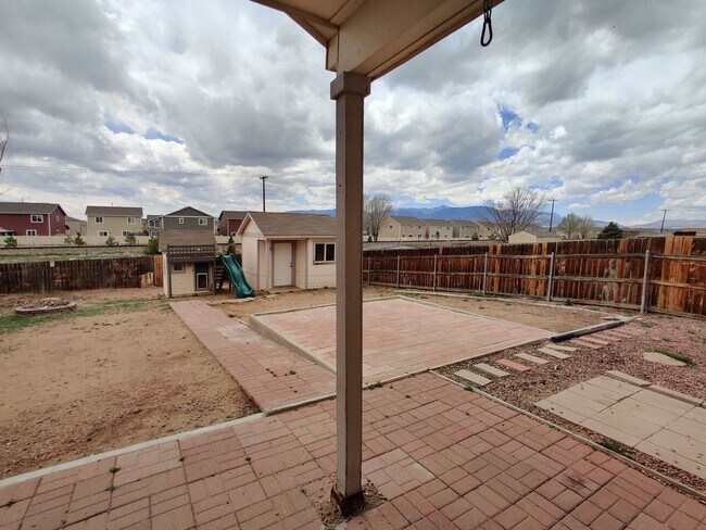 Building Photo - 4 Bedroom Updated Home in Fountain!