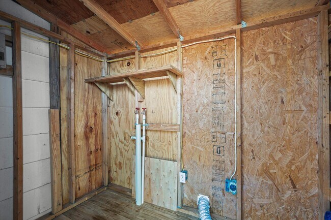 Building Photo - 145 Gassett Rd
