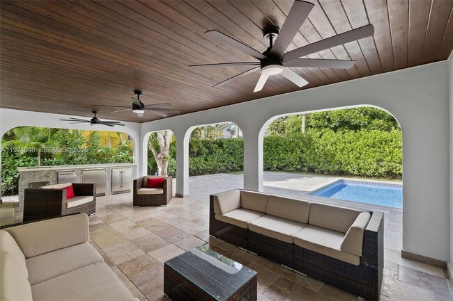 Building Photo - 743 Aledo Ave