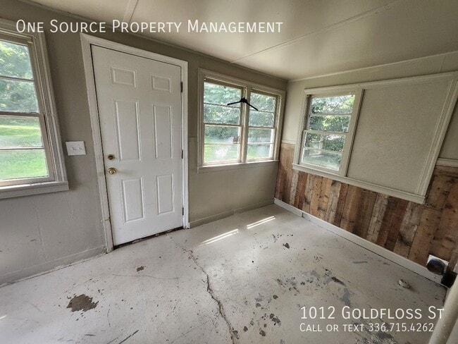 Building Photo - 1012 Goldfloss St