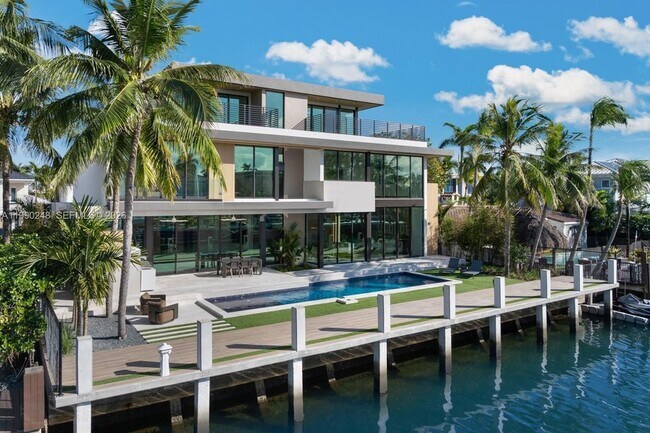 Building Photo - 641 Flamingo Dr