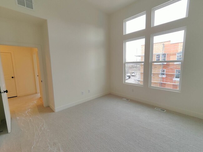 Building Photo - Aspen Ridge Lane #126