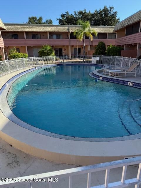Building Photo - 2511 Country Club Dr
