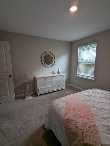 Building Photo - 94 Wynn Wy