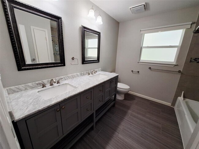 Building Photo - 8513 Portage Cove
