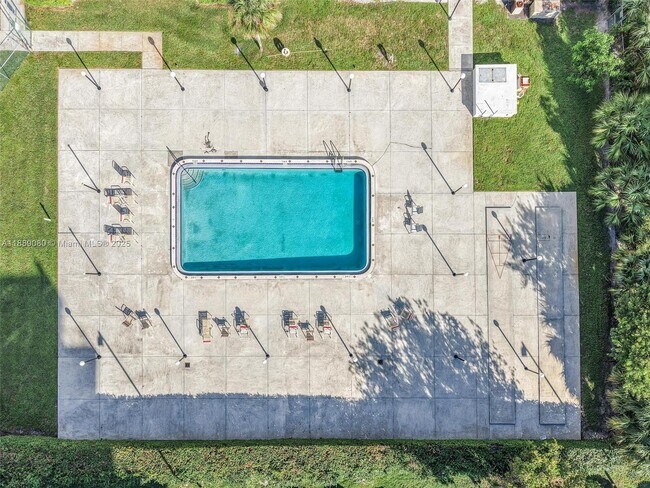 Building Photo - 15600 NW 7th Ave