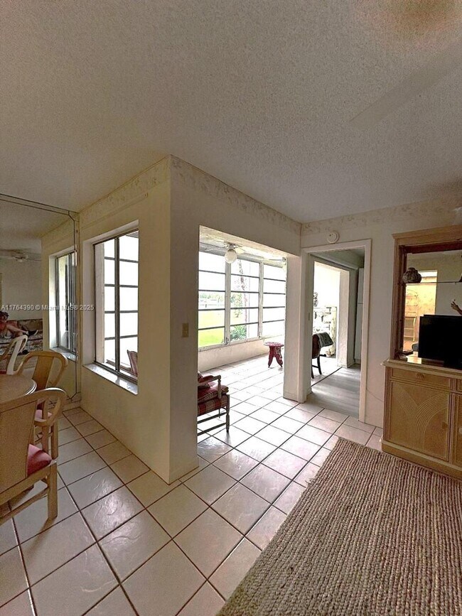 Building Photo - 3655 Boca Ciega Dr