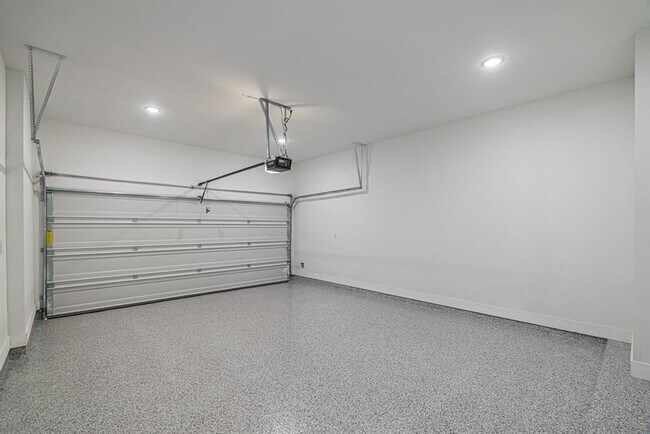 Building Photo - 152 Red Cascade Trl