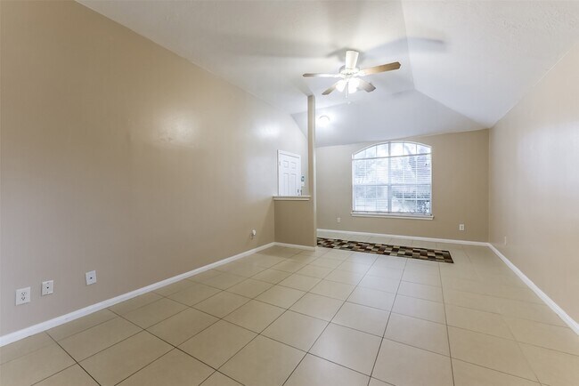 Building Photo - 8322 Kingsbridge Meadow Dr