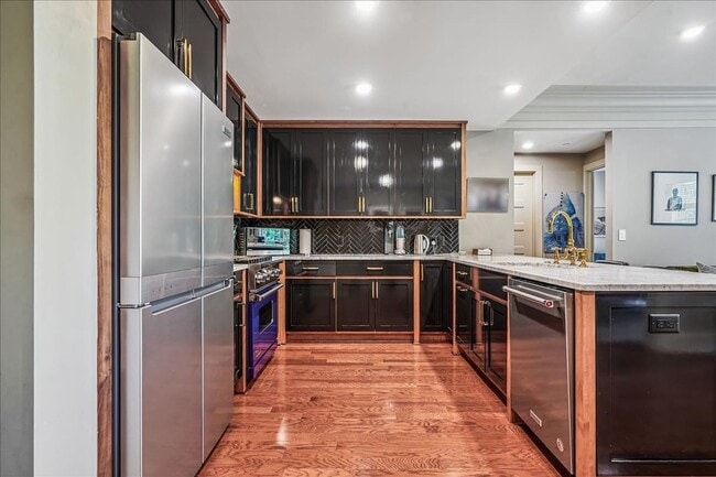 Building Photo - Great Luxury 3 Bedroom 2 Bath on H st NE! Offering half month free rent with a 12 month lease