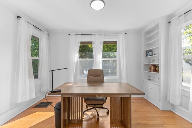 Building Photo - 3750 Totem Ln