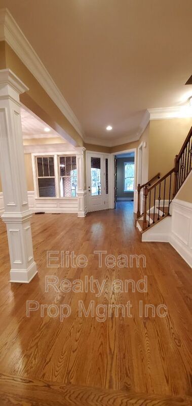 Building Photo - 550 Cottonfield Cir