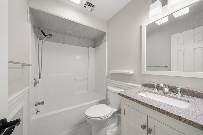 Building Photo - 81 Lakeview Dr