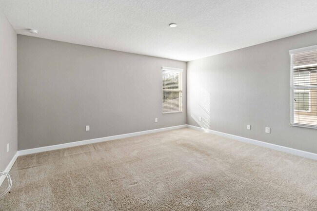Building Photo - 3/2.5 Beautiful Energy Efficient Home in H...