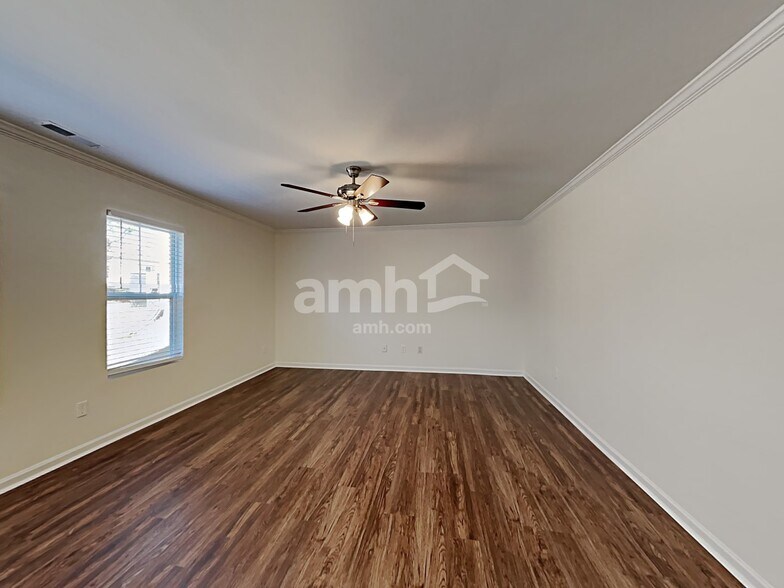 Building Photo - 423 Ganyard Farm Way