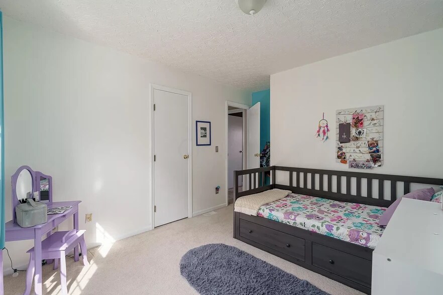 20 Jarrow Girl Bed - 2193 Jarrow Dr