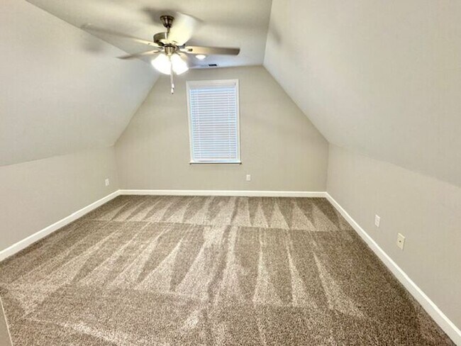 Building Photo - Move In Special! Now Leasing @ Mallard Par...