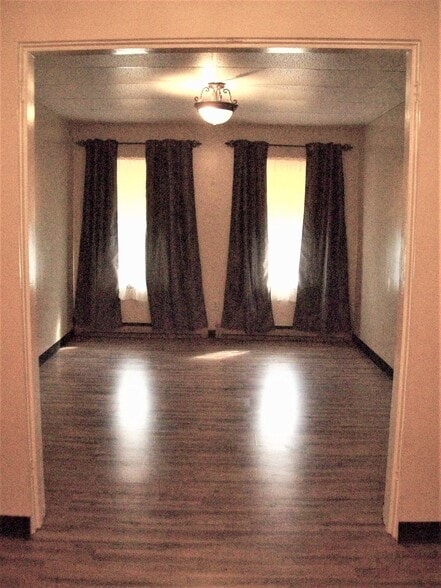 Living Room - 106 17th Street