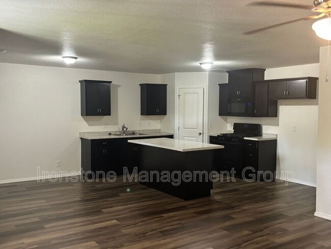 Building Photo - 3817 S 29th W Ave